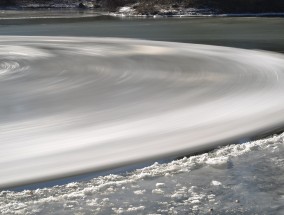 悟空雪雕现身哈尔滨，冰雪之城的奇幻之旅