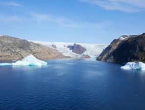 在北部领地偏远地区的克罗克岛（Croker Island）上被传统主人发现的四名外国国民。